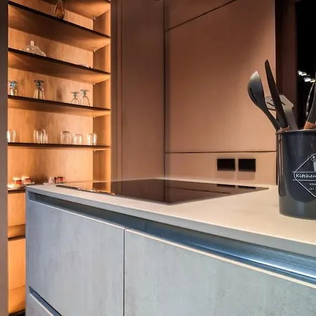 5 Stars * - Luxury House Apartment *
