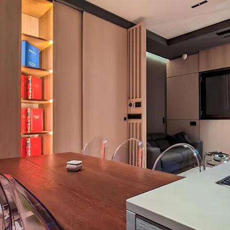 5 Stars * - Luxury House Apartment
